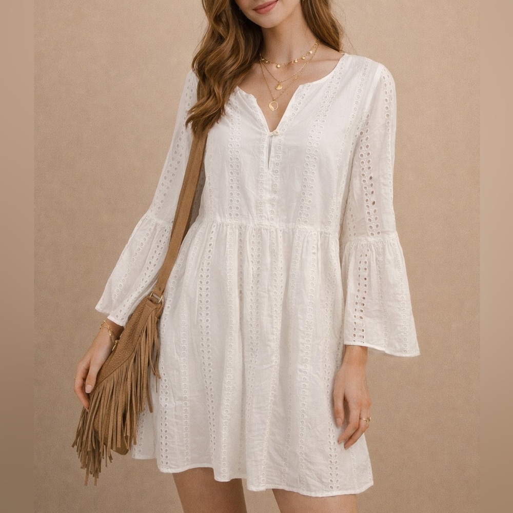 Mudpie Size Medium White Eyelet Women's Boutique Dress Flare Sleeve